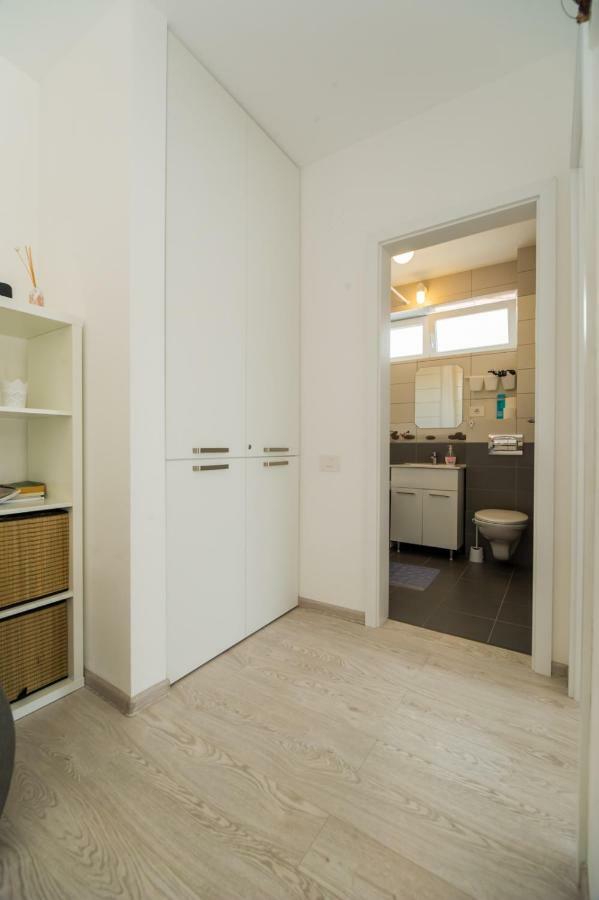 Schiller Apartment 57 - Free Private Parking Brassó Kültér fotó